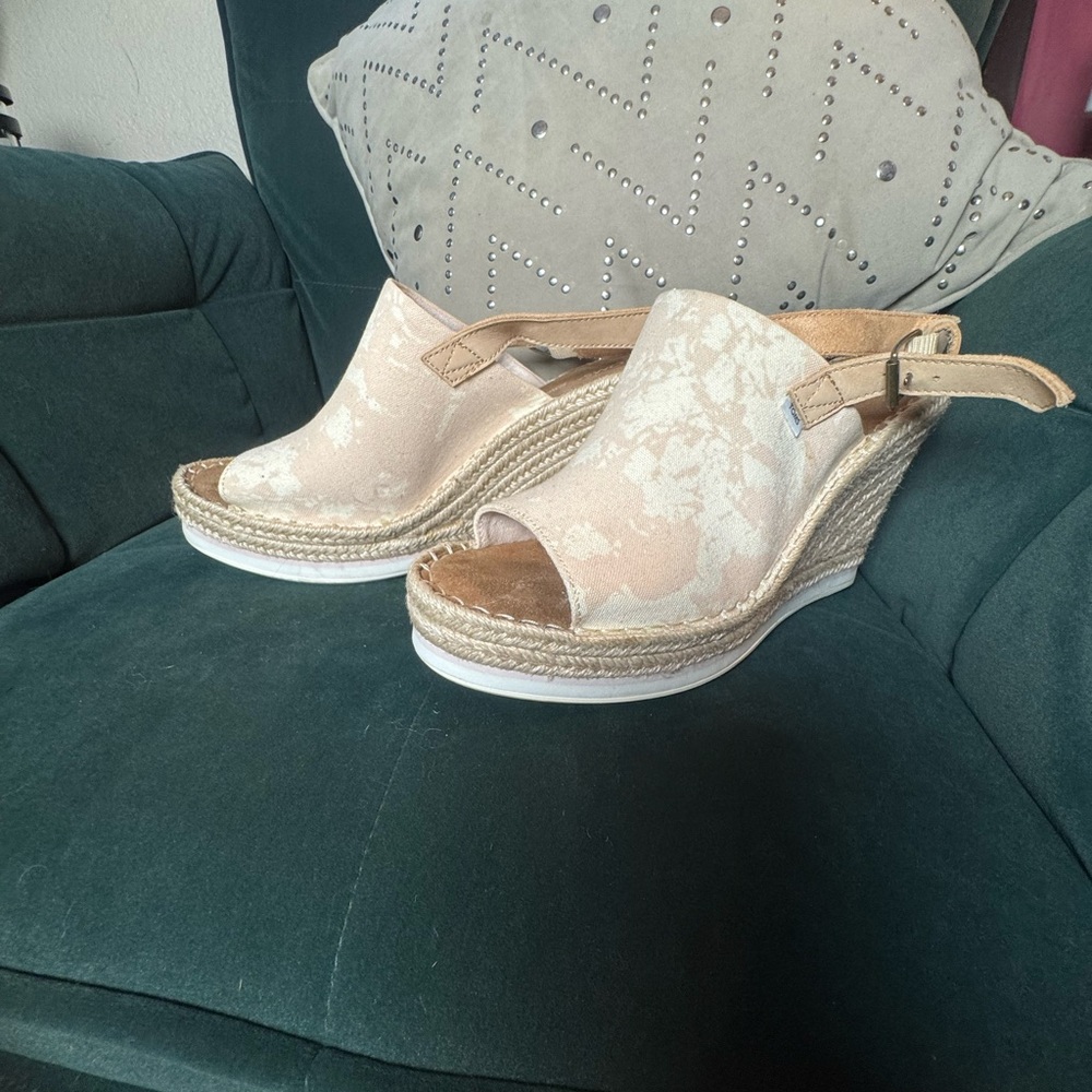 Toms Beige Floral Wedge Sandals